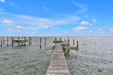 Welcome to a rare and exceptional waterfront in the heart of - photo 32
