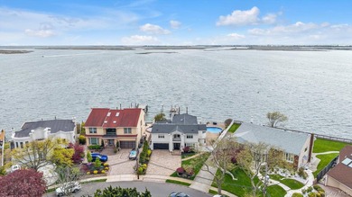 Welcome to a rare and exceptional waterfront in the heart of - photo 42