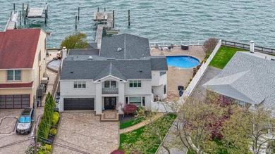 Welcome to a rare and exceptional waterfront in the heart of - photo 43
