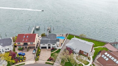 Welcome to a rare and exceptional waterfront in the heart of - photo 44