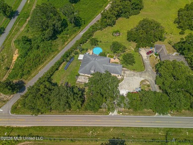 Welcome to this impressive single-family residence built in 2007 - photo 5