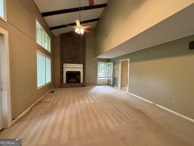 Welcome to 227 W Lakeview Dr! Nestled in the desirable Piney - photo 6