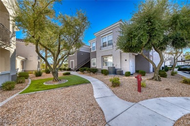 Prime Henderson location! Beautifully 3 bed/den 2 bath