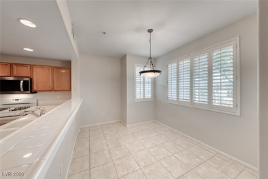 Prime Henderson location! Beautifully 3 bed/den 2 bath