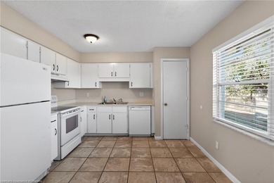 INVESTOR ALERT - PRICED BELOW CURRENT APPRAISAL FOR FAST SALE AT - photo 12