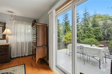 Welcome to gracious coastal living in one of Huntington's most - photo 16