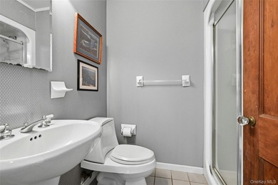 Welcome to gracious coastal living in one of Huntington's most - photo 17