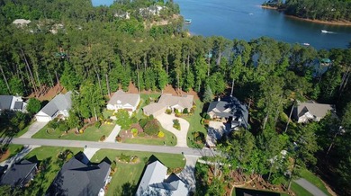 Welcome to your dream lakefront home! This stunning 3916 sq ft - photo 3