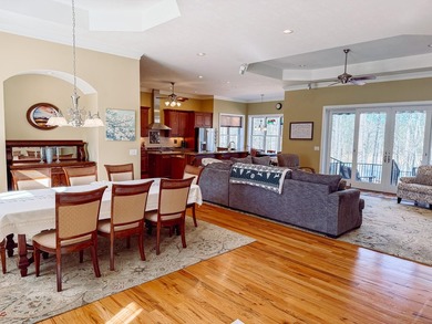 Welcome to your dream lakefront home! This stunning 3916 sq ft - photo 5