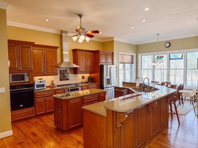 Welcome to your dream lakefront home! This stunning 3916 sq ft - photo 7