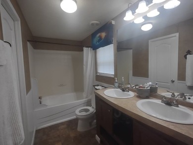 Nice 3 bedroom, 2 bath manufactured home in a wonderful - photo 7