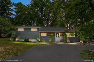 Welcome to 3815 Edgecrest St, a beautiful home in the heart of - photo 1