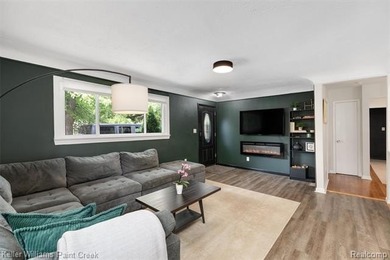 Welcome to 3815 Edgecrest St, a beautiful home in the heart of - photo 3