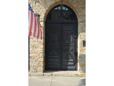Historic Commercial Building on River Park Drive This remarkable - photo 3