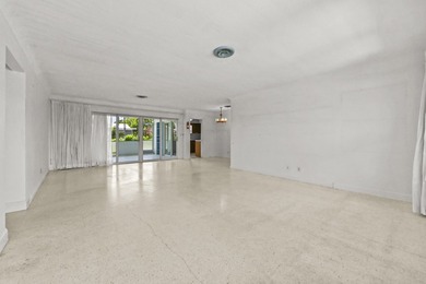 Welcome to this charming single-story residence in Country Club - photo 4