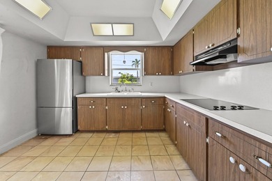 Welcome to this charming single-story residence in Country Club - photo 10