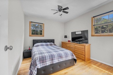 Welcome to this beautifully maintained Colonial that exudes - photo 15