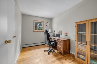 Welcome to this beautifully maintained Colonial that exudes - photo 17