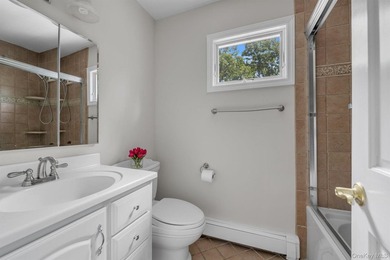 Welcome to this beautifully maintained Colonial that exudes - photo 18
