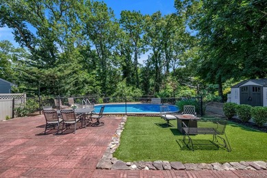 Welcome to this beautifully maintained Colonial that exudes - photo 20