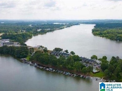 Beautiful 2 bedroom, 2 bath condo with a BONUS ROOM located on - photo 1