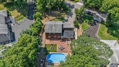 Welcome to this beautifully maintained Colonial that exudes - photo 24