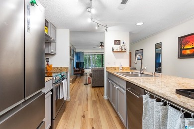 Beautiful 2 bedroom, 2 bath condo with a BONUS ROOM located on - photo 8