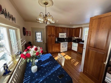 Beautiful and stately home in the heart of Belfast, within - photo 6