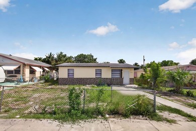Welcome to this charming 3-bedroom, 1-bathroom home perfectly - photo 4