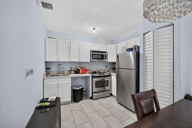 Welcome to this charming 3-bedroom, 1-bathroom home perfectly - photo 8