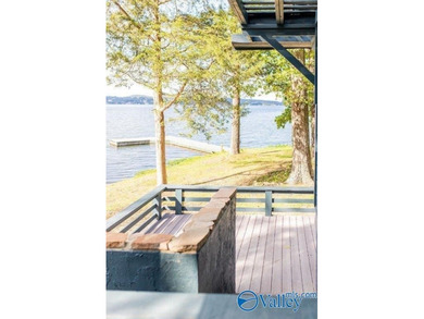 Are you looking for the perfect cottage style lake property? - photo 4