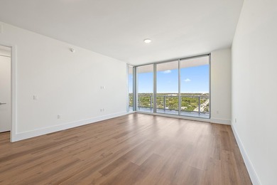 Perched on the 15th floor, this brand-new waterfront residence - photo 20