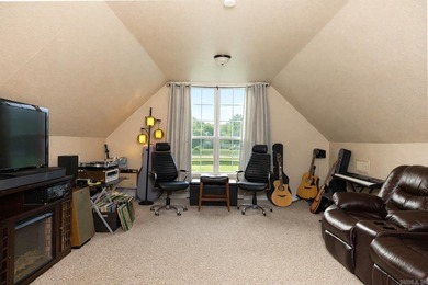 Stunning Golf Course Retreat in Prestigious Diamondhead - photo 24
