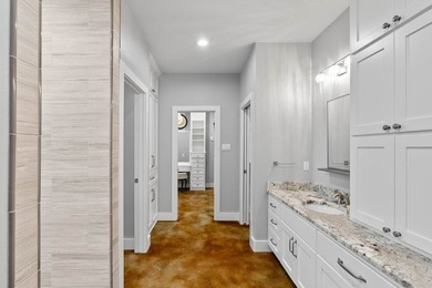 Nestled beneath sprawling oak trees on two generously sized lots - photo 29