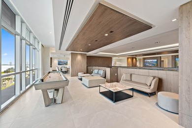 Perched on the 15th floor, this brand-new waterfront residence - photo 31