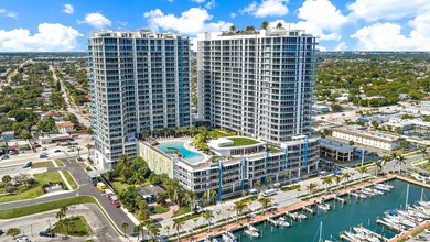 Perched on the 15th floor, this brand-new waterfront residence - photo 48