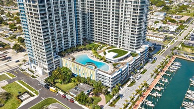 Perched on the 15th floor, this brand-new waterfront residence - photo 49
