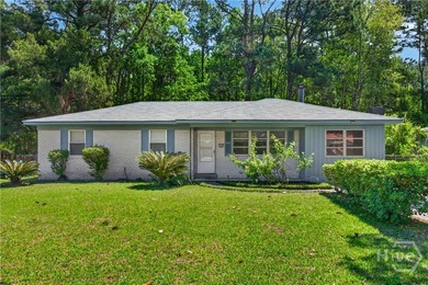 Welcome to 106 Winding Way in Savannah, GA. This four-sided - photo 2