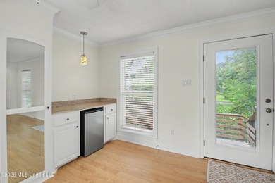 Wake up every day to breathtaking waterfront views and - photo 3