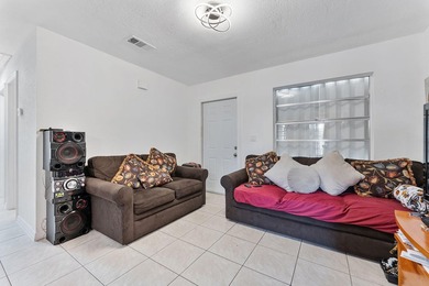 Exceptional investment opportunity! This centrally located CBS - photo 6