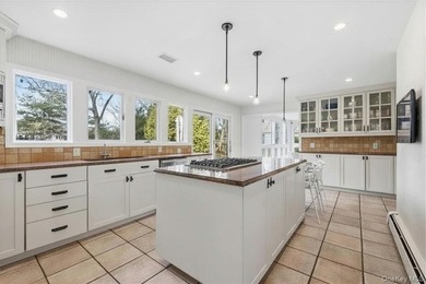 Welcome to this turn-key, move-in ready Colonial set on an - photo 11