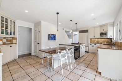 Welcome to this turn-key, move-in ready Colonial set on an - photo 14