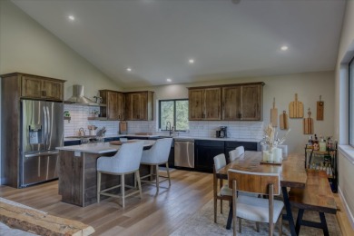 Lake Roosevelt Custom-Built Home in Fruitland, Washington - photo 6