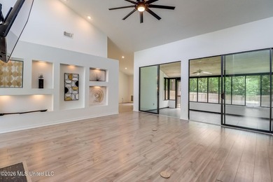 Adorable home in Diamondhead featuring stainless steel - photo 4