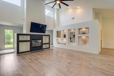 Adorable home in Diamondhead featuring stainless steel - photo 5