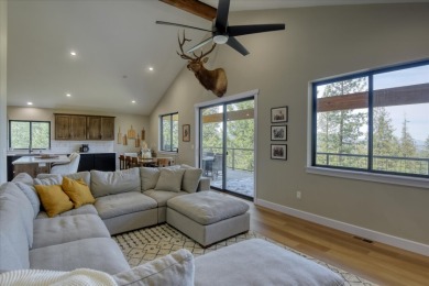 Lake Roosevelt Custom-Built Home in Fruitland, Washington - photo 17