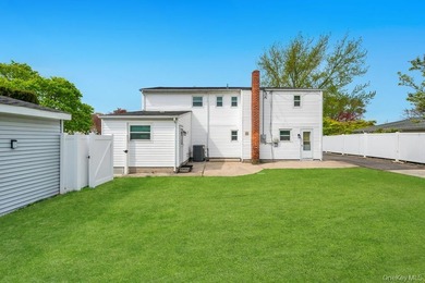 Welcome to 32 Beverly Street in Islip, a spacious Colonial - photo 28