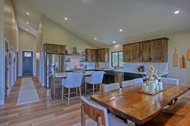 Lake Roosevelt Custom-Built Home in Fruitland, Washington - photo 8