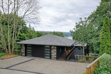 (private lake, pond, coastal) Home For Sale in Westlinn Oregon