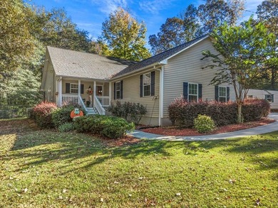 Lake Home For Sale in Eatonton, Georgia
